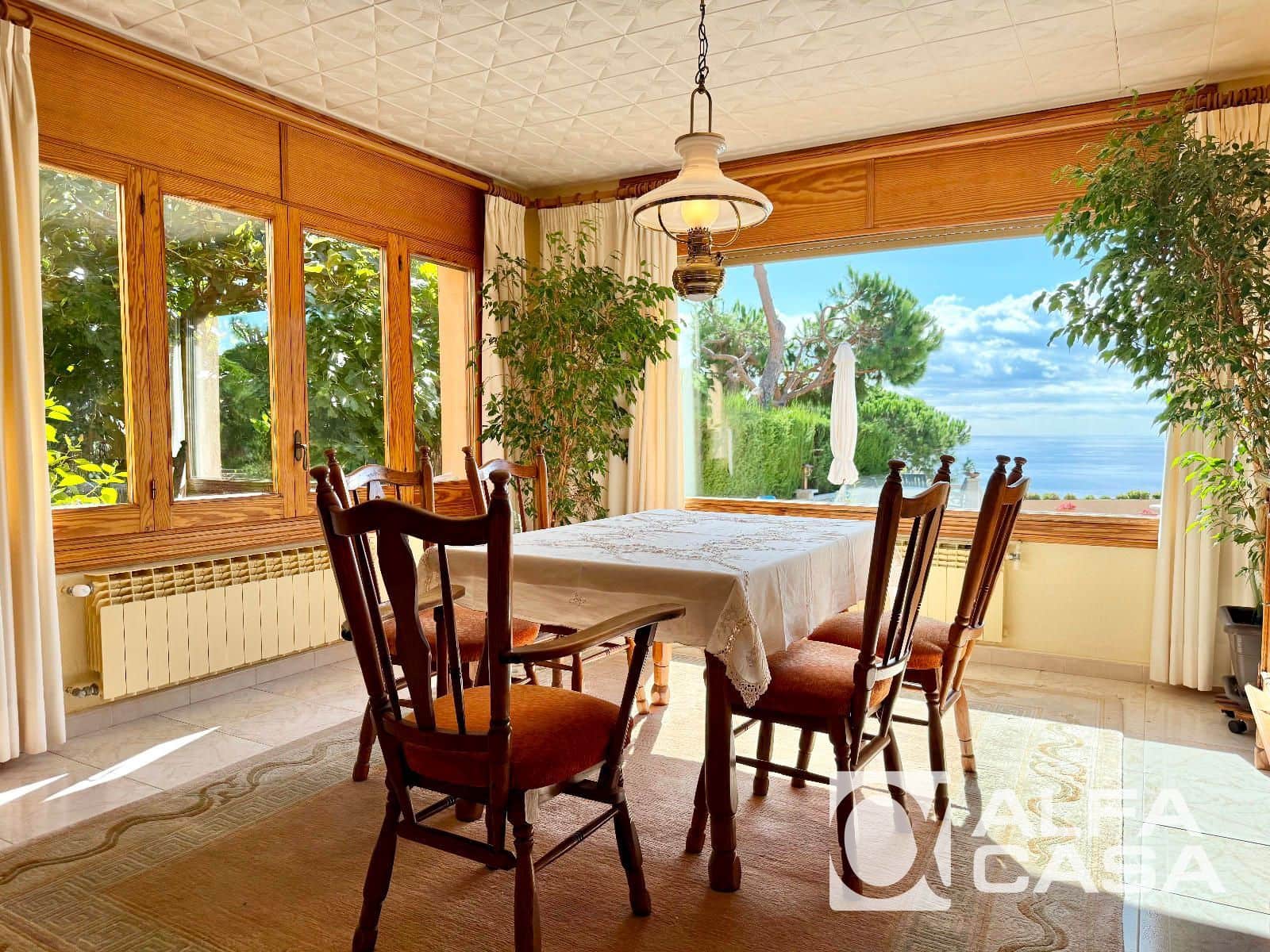 4 bedroom Villa for sale in Lloret de Mar with pool garage - € 1,890,000 (Ref: 9385826)