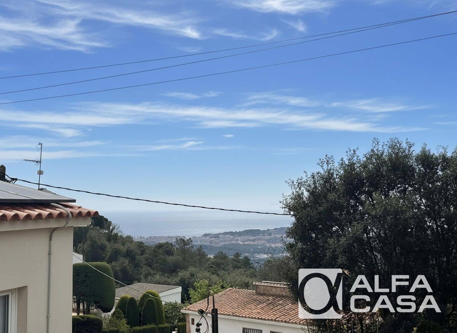 3 bedroom Villa for sale in Lloret de Mar with garage - € 260,000 (Ref: 9385828)