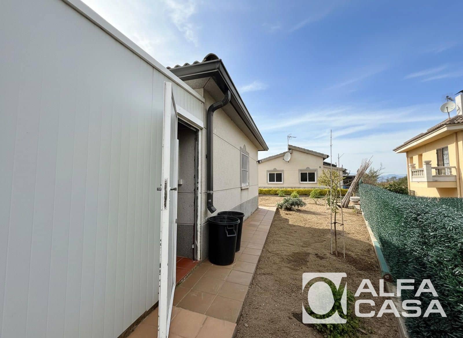 3 bedroom Villa for sale in Lloret de Mar with garage - € 260,000 (Ref: 9385828)