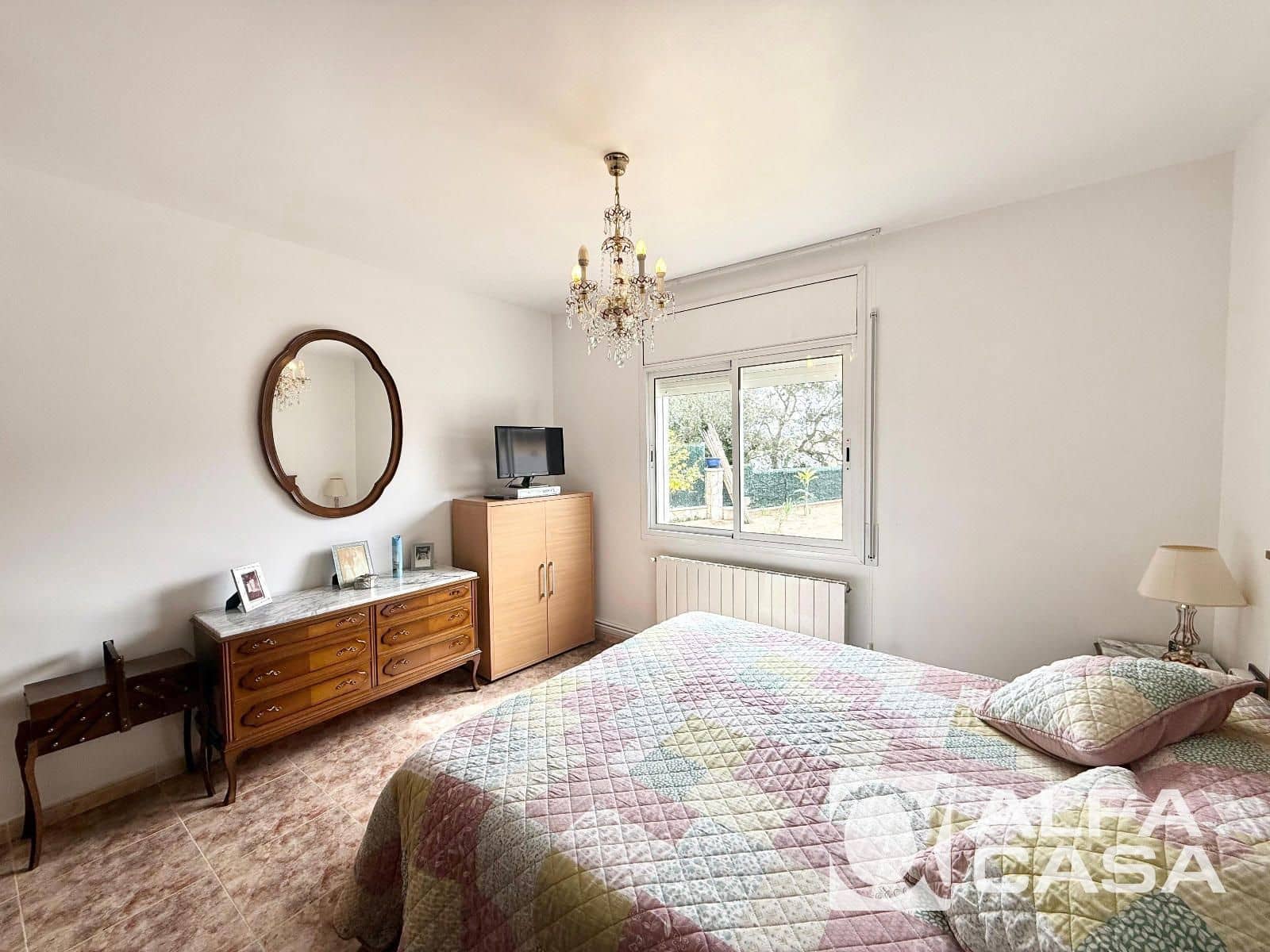 3 bedroom Villa for sale in Lloret de Mar with garage - € 260,000 (Ref: 9385828)