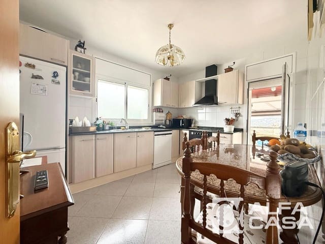 3 sypialnia Willa na sprzedaż w Lloret de Mar z garażem - 260 000 € (Ref: 9385828)