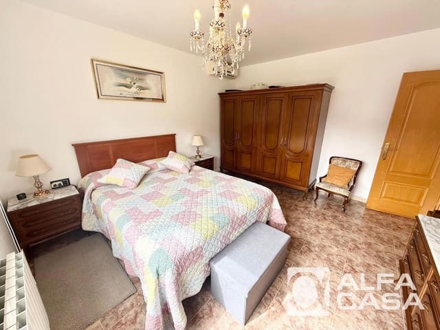 3 sypialnia Willa na sprzedaż w Lloret de Mar z garażem - 260 000 € (Ref: 9385828)