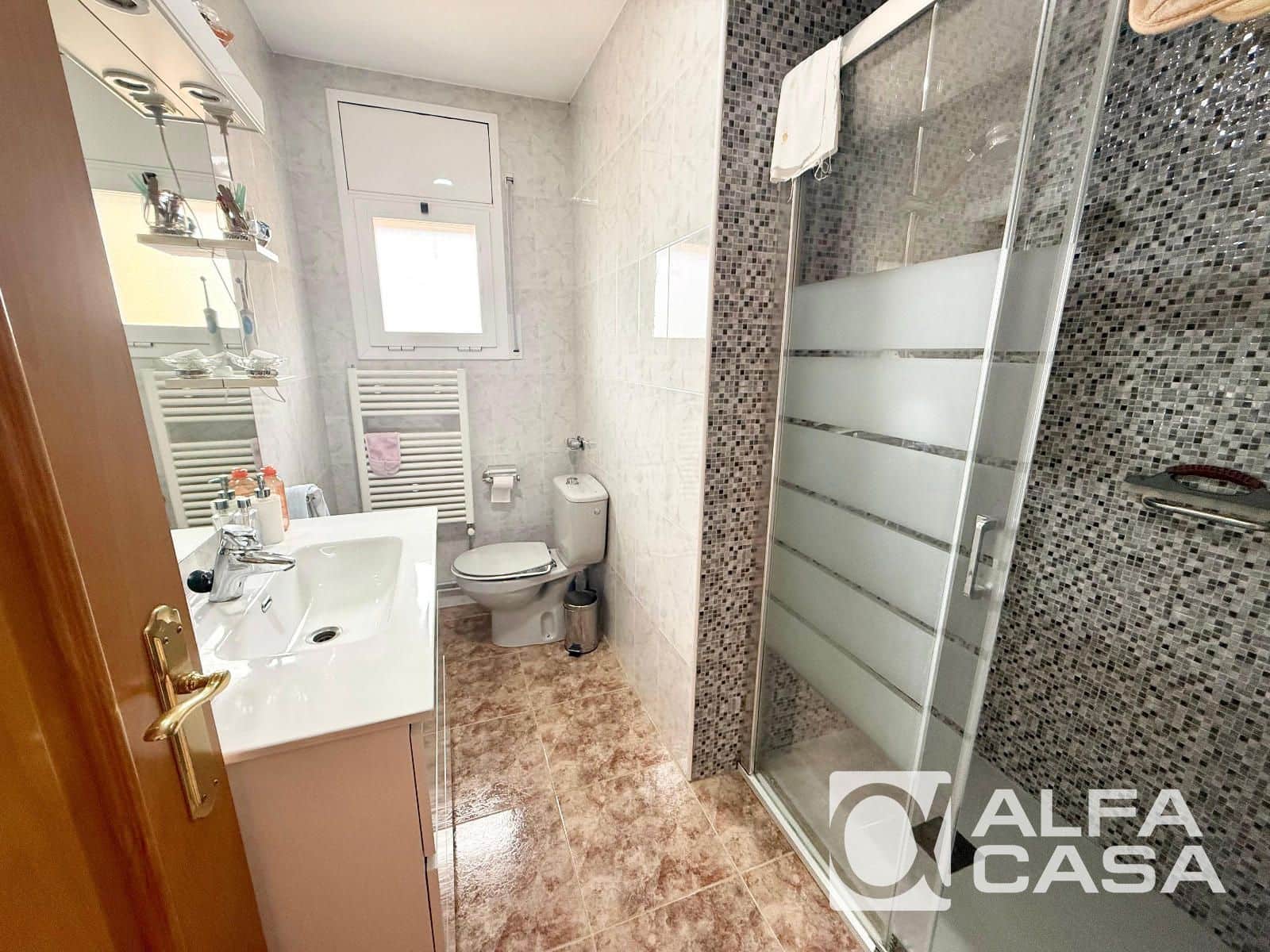 3 bedroom Villa for sale in Lloret de Mar with garage - € 260,000 (Ref: 9385828)