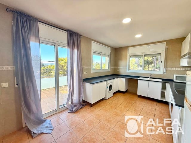 4 makuuhuone Huvila myytävänä paikassa Lloret de Mar mukana 
autotalli - 299 000 € (Ref: 9385832)