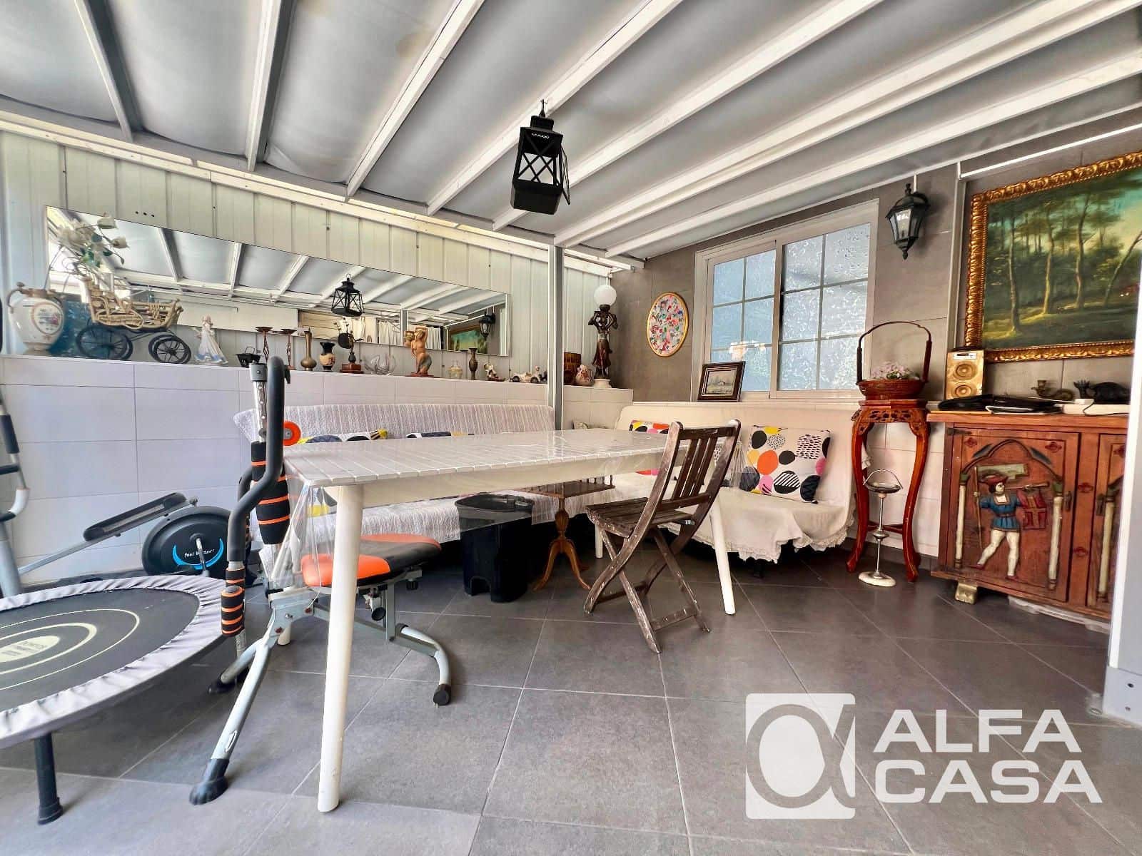 3 soverom Villa til salgs i Badalona - € 250 000 (Ref: 9385835)