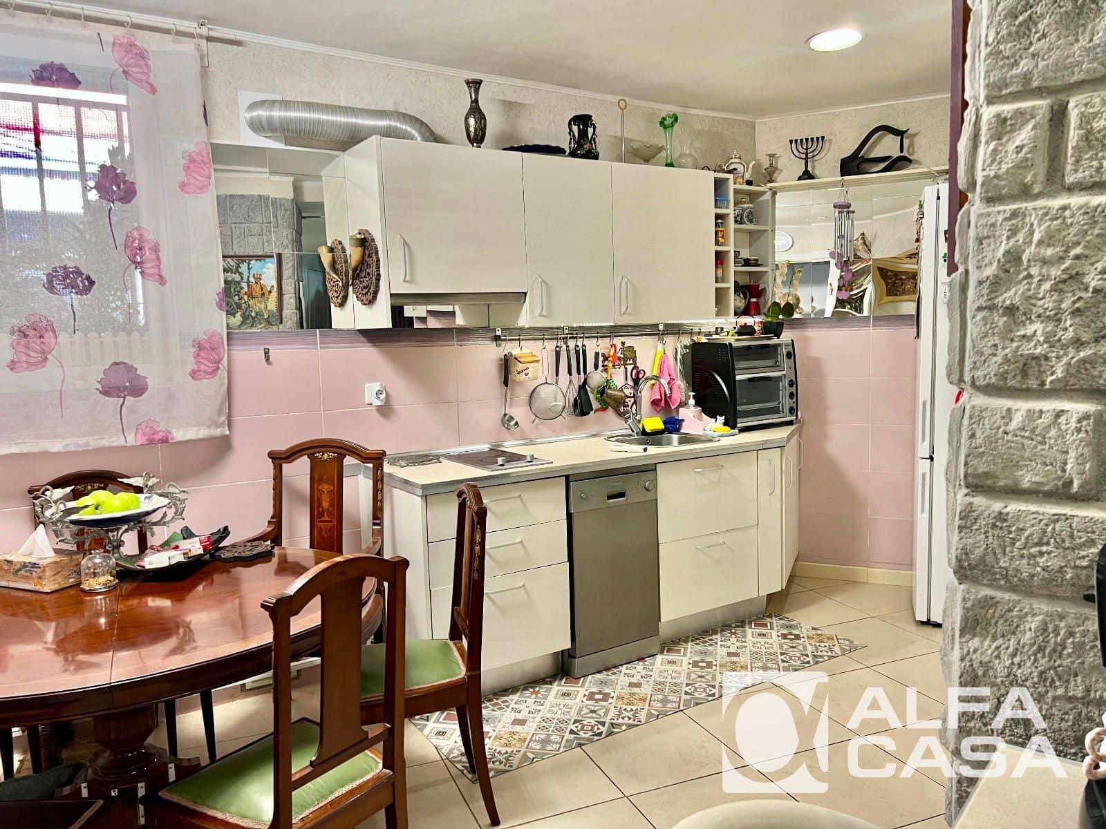 3 soverom Villa til salgs i Badalona - € 250 000 (Ref: 9385835)