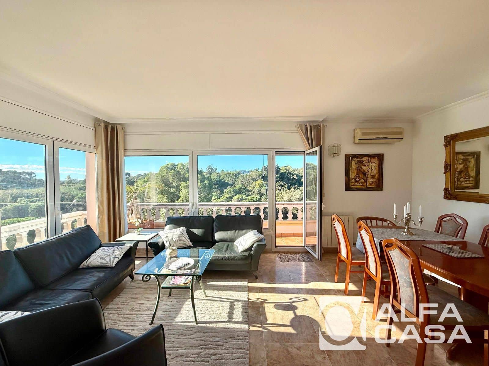 6 bedroom Villa for sale in Lloret de Mar - € 335,000 (Ref: 9385838)