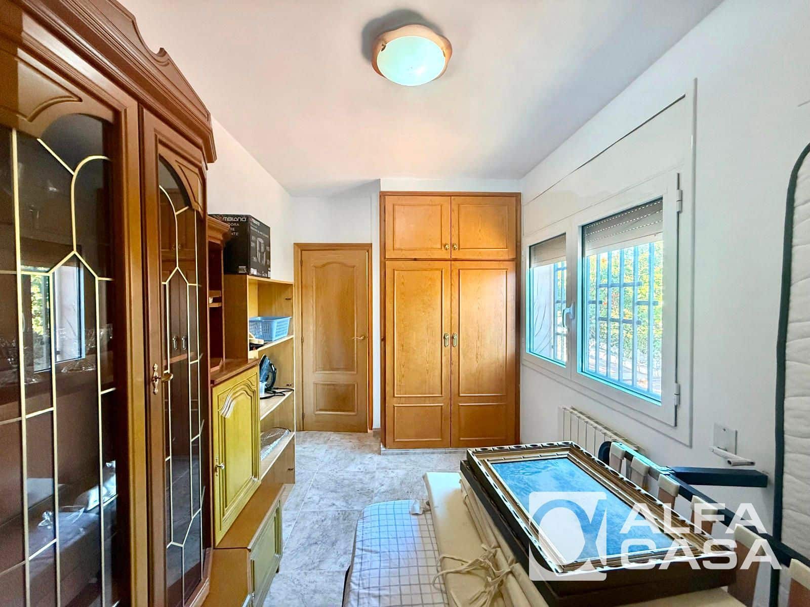 6 bedroom Villa for sale in Lloret de Mar - € 335,000 (Ref: 9385838)