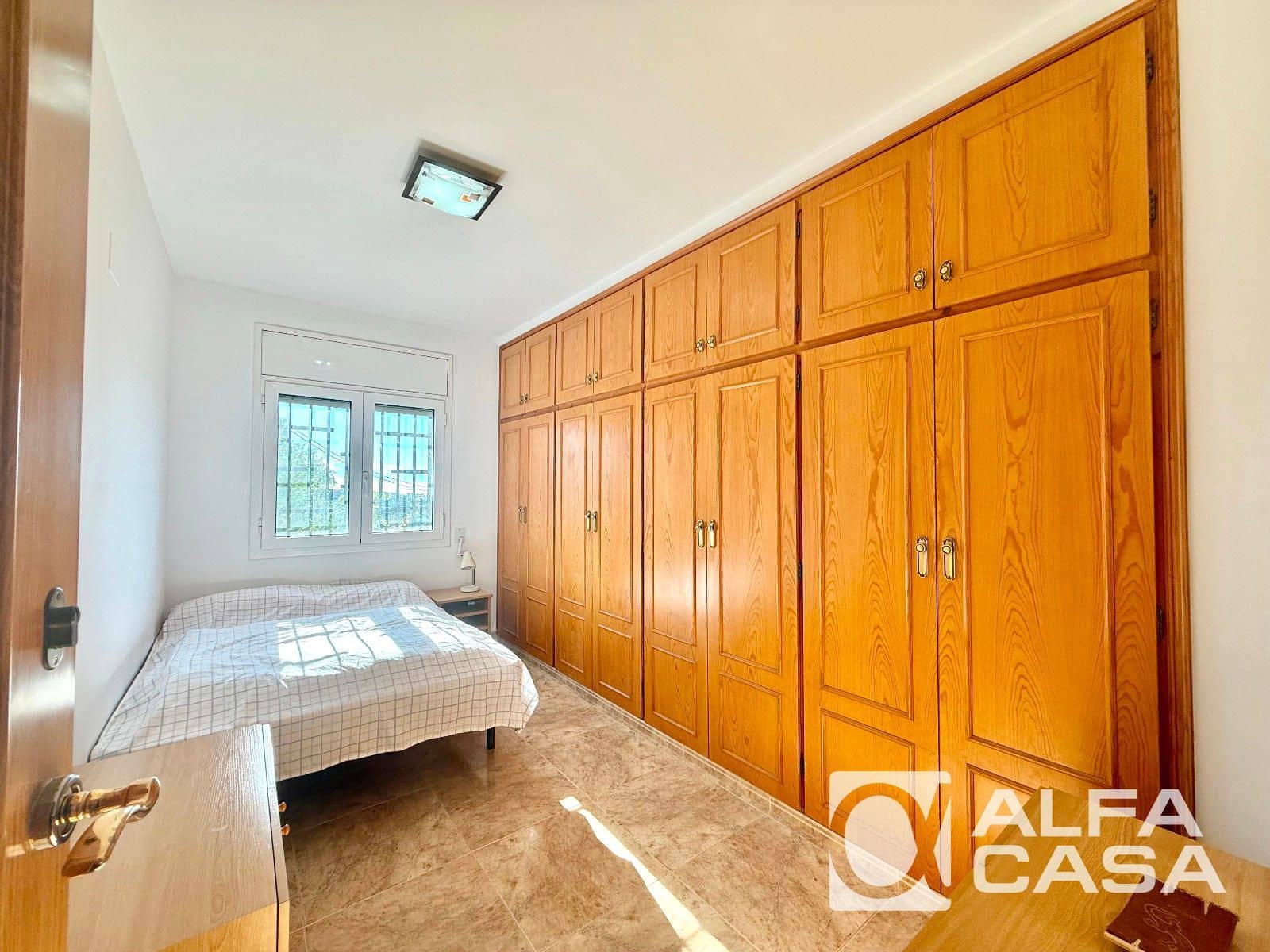 6 bedroom Villa for sale in Lloret de Mar - € 335,000 (Ref: 9385838)