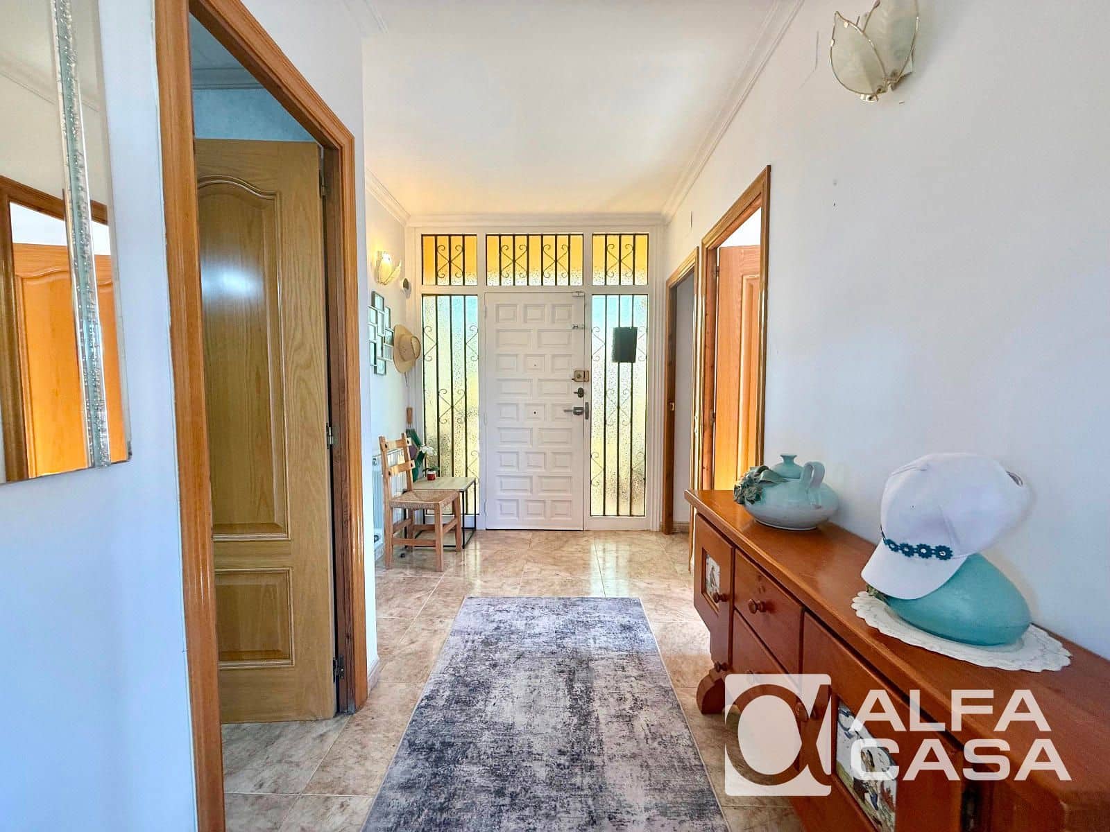 6 bedroom Villa for sale in Lloret de Mar - € 335,000 (Ref: 9385838)