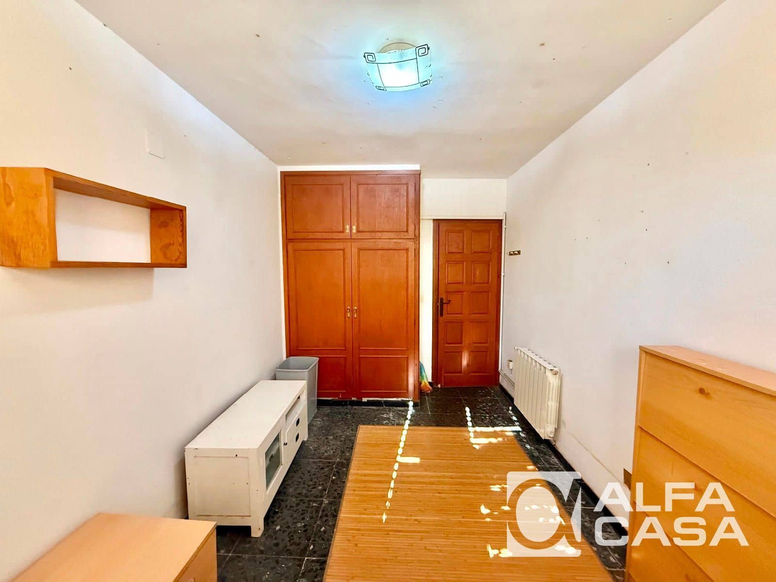 6 bedroom Villa for sale in Lloret de Mar - € 335,000 (Ref: 9385838)