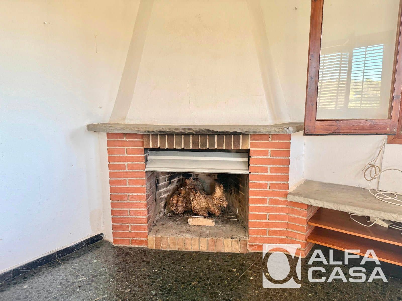 6 bedroom Villa for sale in Lloret de Mar - € 335,000 (Ref: 9385838)