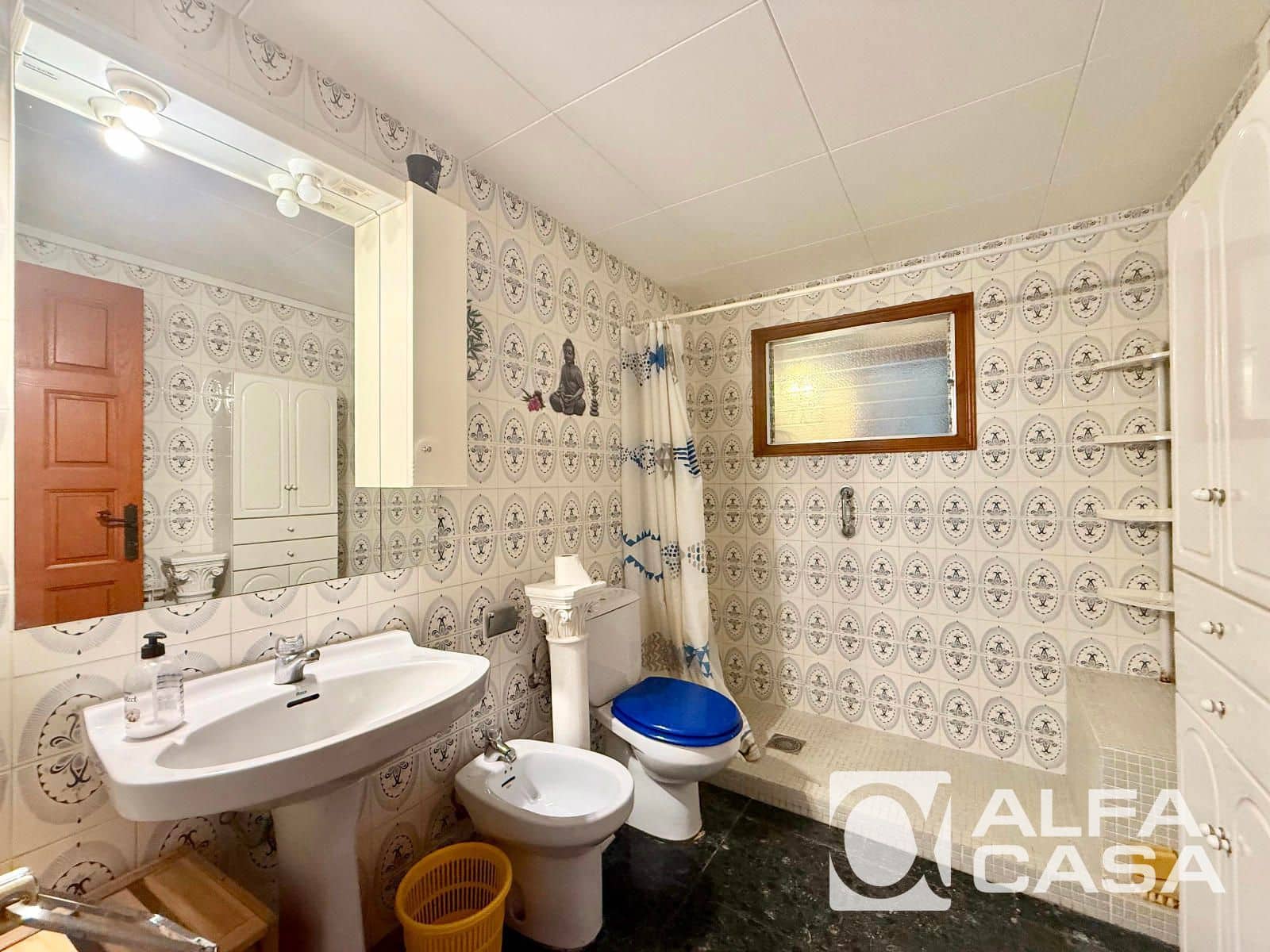 6 bedroom Villa for sale in Lloret de Mar - € 335,000 (Ref: 9385838)