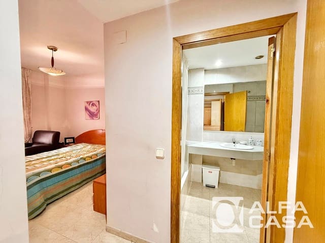 Piso de 4 habitaciones en Lloret de Mar en venta - 295.000 € (Ref: 9385839)