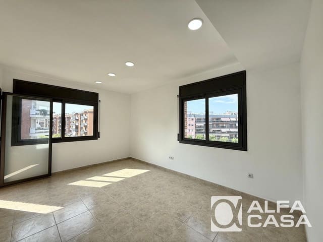 Piso de 2 habitaciones en Lloret de Mar en venta con piscina - 225.000 € (Ref: 9385842)