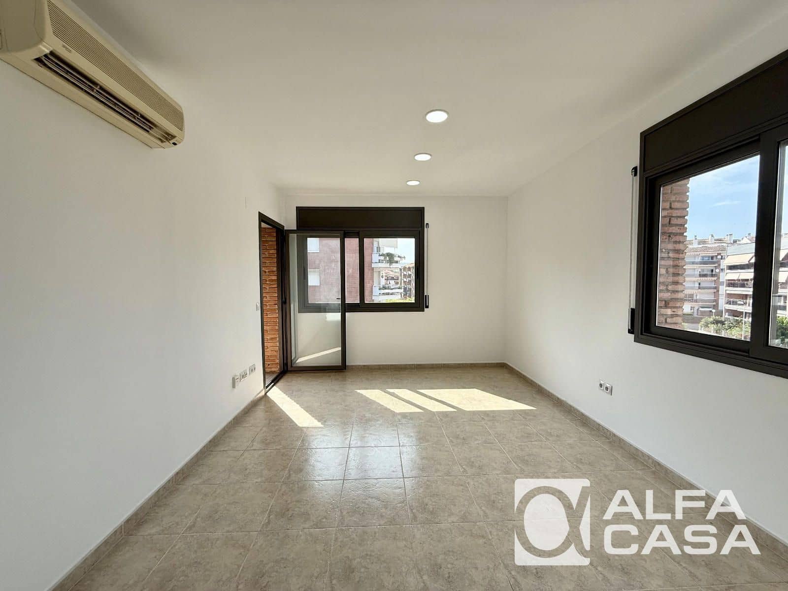 2 quarto Apartamento para venda em Lloret de Mar com piscina - 225 000 € (Ref: 9385842)