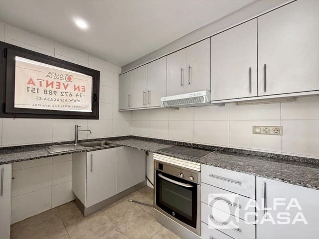 Piso de 2 habitaciones en Lloret de Mar en venta con piscina - 225.000 € (Ref: 9385842)