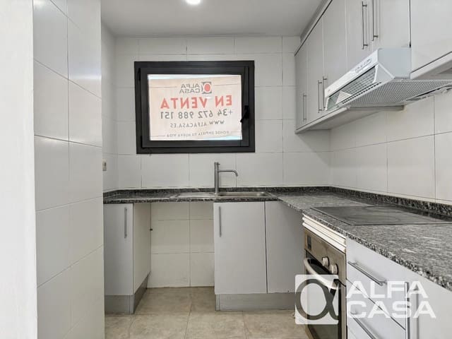 Piso de 2 habitaciones en Lloret de Mar en venta con piscina - 225.000 € (Ref: 9385842)