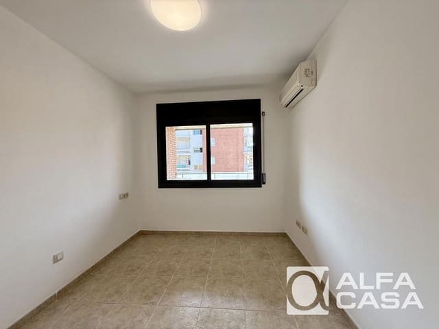 Piso de 2 habitaciones en Lloret de Mar en venta con piscina - 225.000 € (Ref: 9385842)