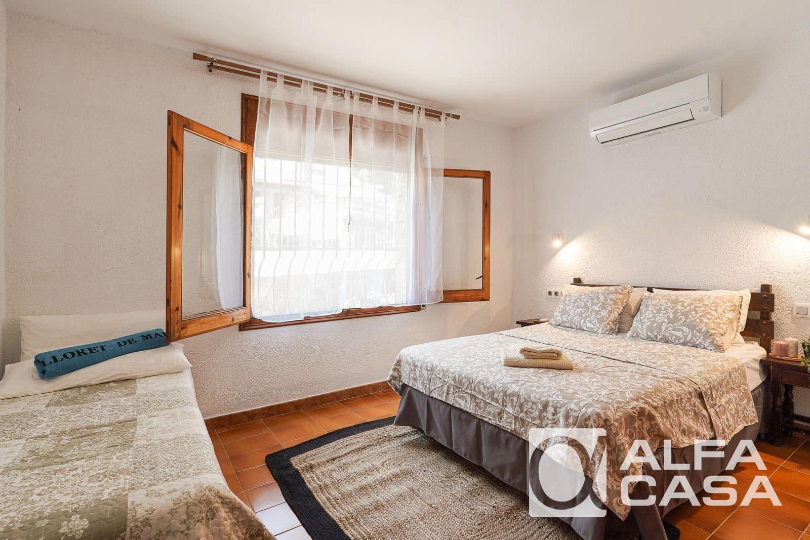 4 Zimmer Villa zu vermieten in Lloret de Mar mit Pool - 1.400 € (Ref: 9385845)