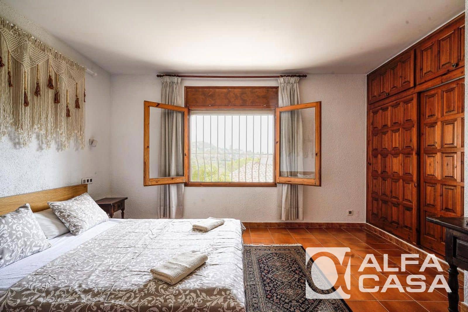 4 Zimmer Villa zu vermieten in Lloret de Mar mit Pool - 1.400 € (Ref: 9385845)