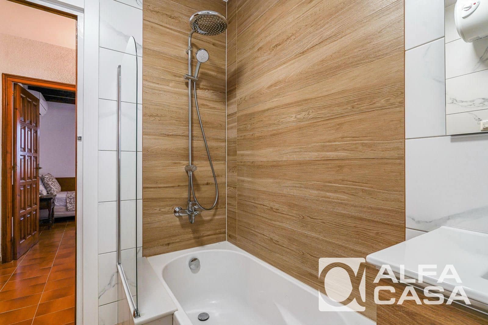 4 Zimmer Villa zu vermieten in Lloret de Mar mit Pool - 1.400 € (Ref: 9385845)