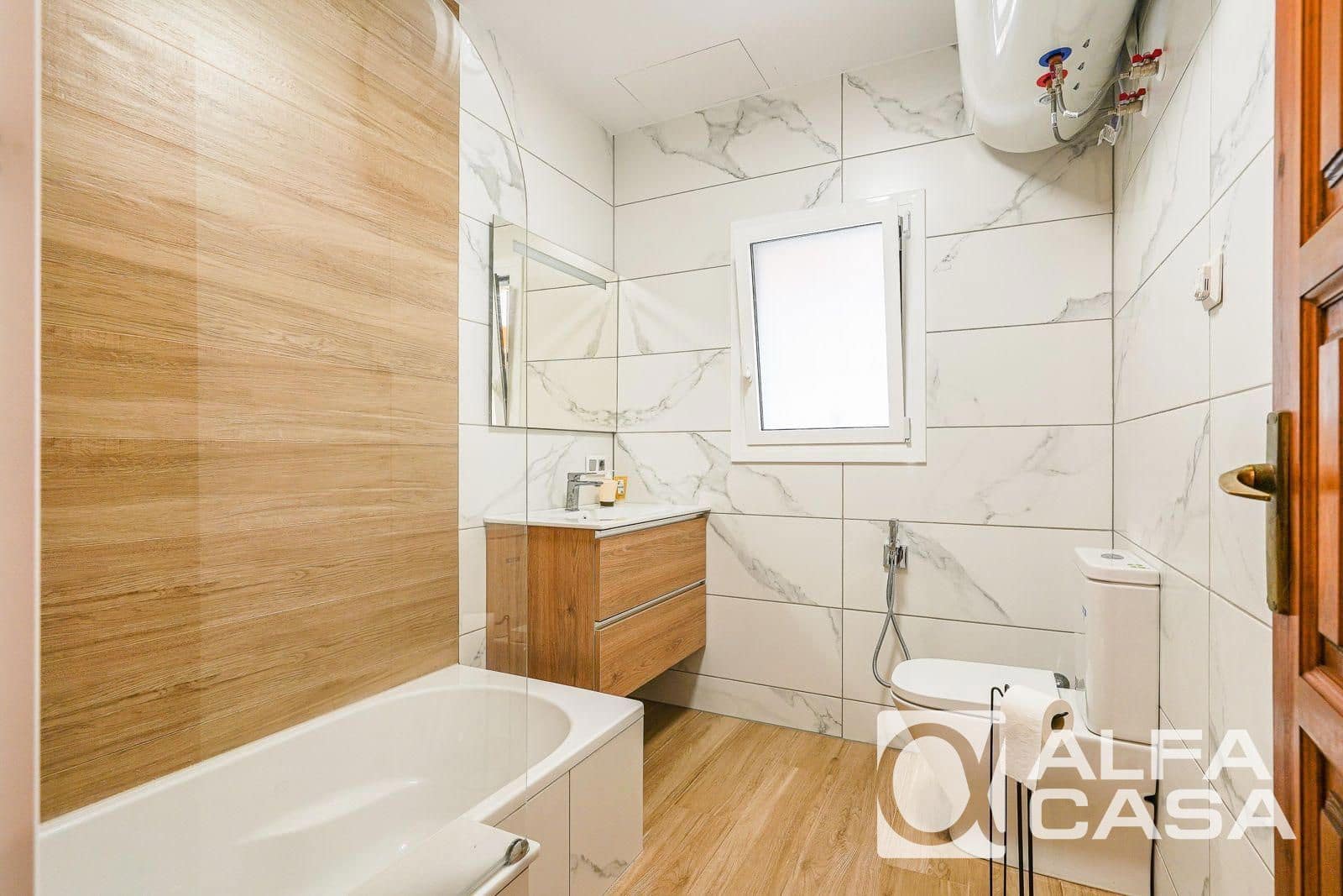 4 Zimmer Villa zu vermieten in Lloret de Mar mit Pool - 1.400 € (Ref: 9385845)