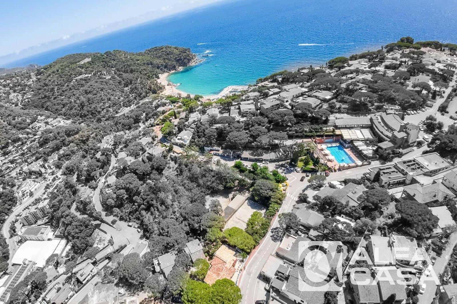 4 Zimmer Villa zu vermieten in Lloret de Mar mit Pool - 1.400 € (Ref: 9385845)