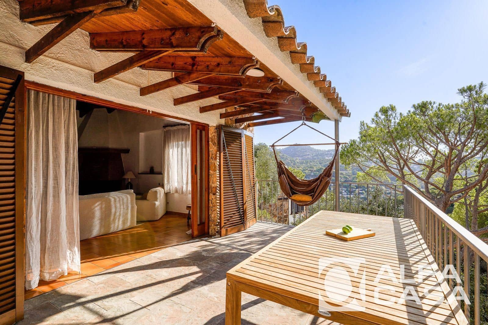 4 Zimmer Villa zu vermieten in Lloret de Mar mit Pool - 1.400 € (Ref: 9385845)