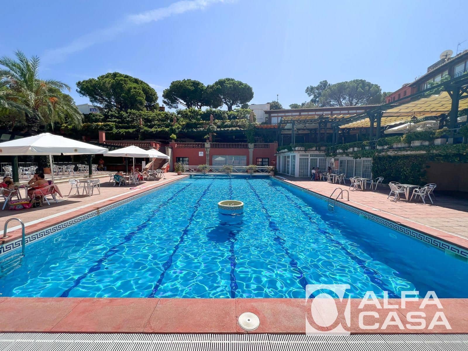 4 Zimmer Villa zu vermieten in Lloret de Mar mit Pool - 1.400 € (Ref: 9385845)