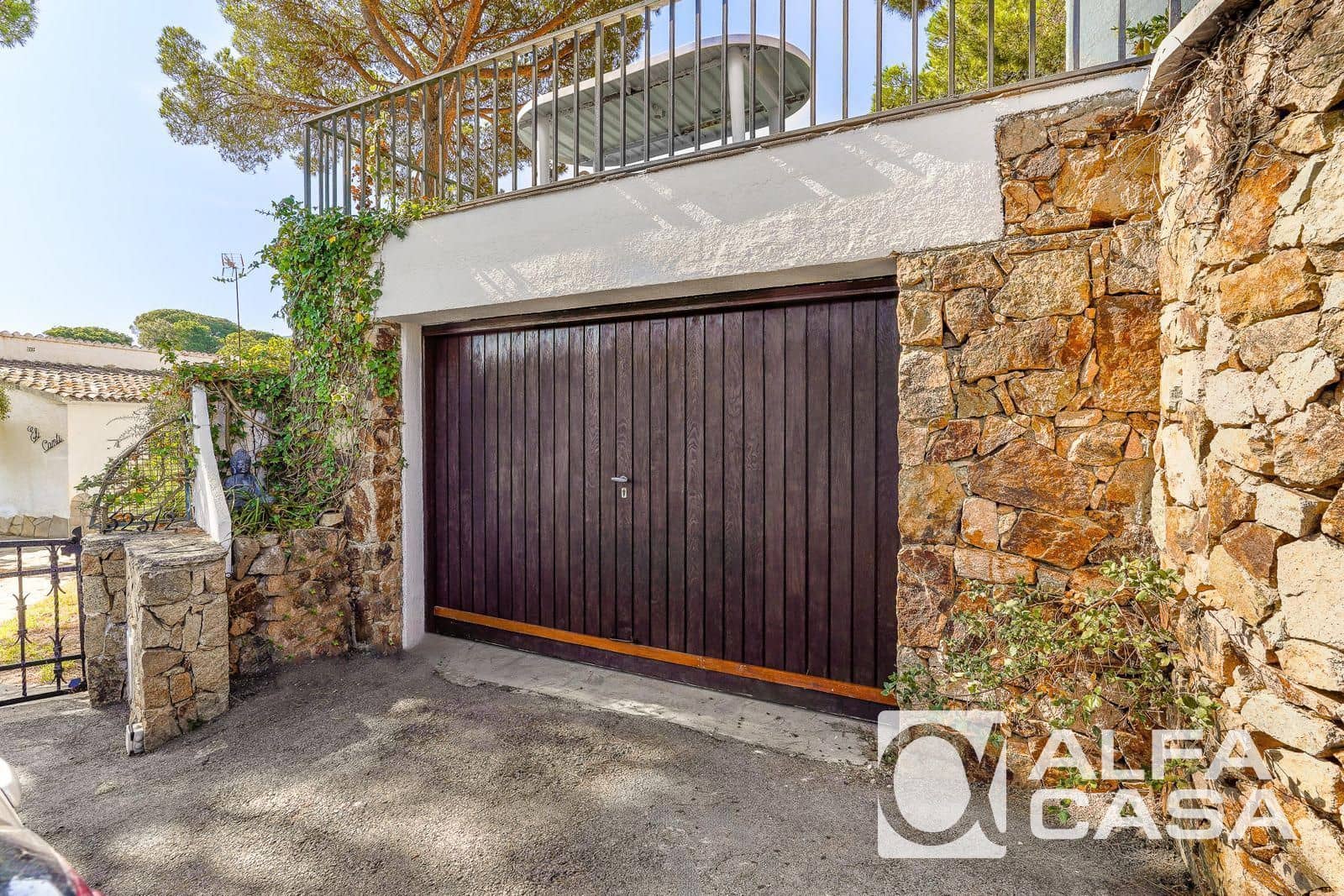 4 Zimmer Villa zu vermieten in Lloret de Mar mit Pool - 1.400 € (Ref: 9385845)