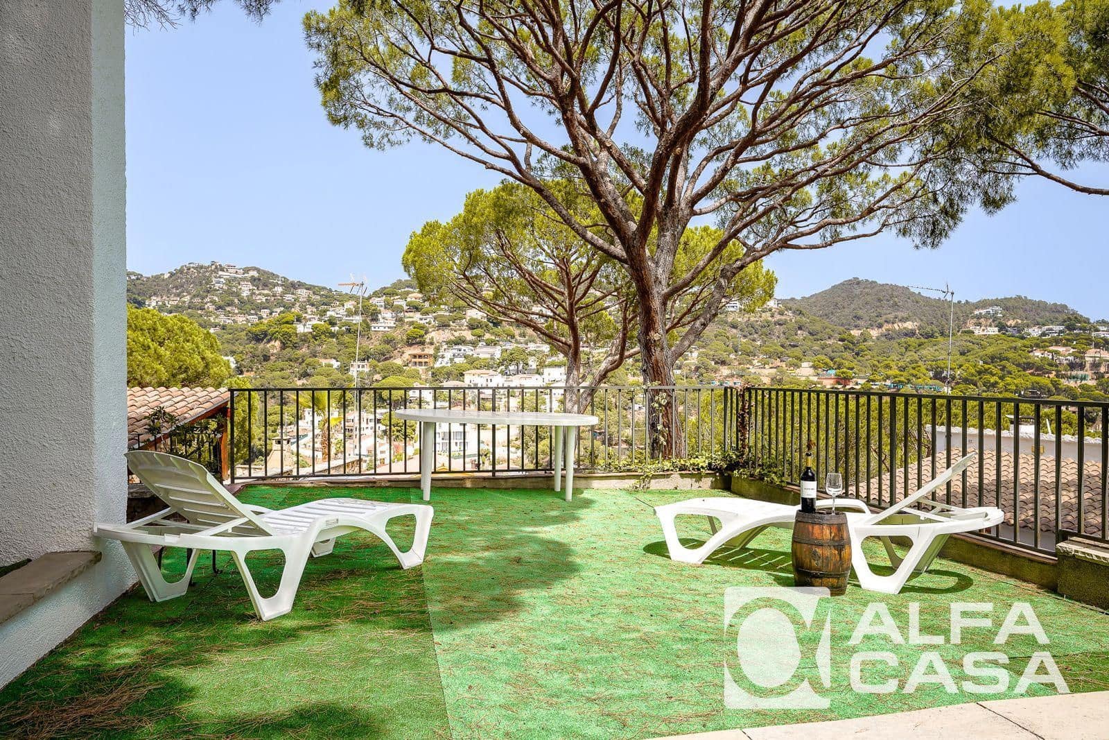 4 Zimmer Villa zu vermieten in Lloret de Mar mit Pool - 1.400 € (Ref: 9385845)