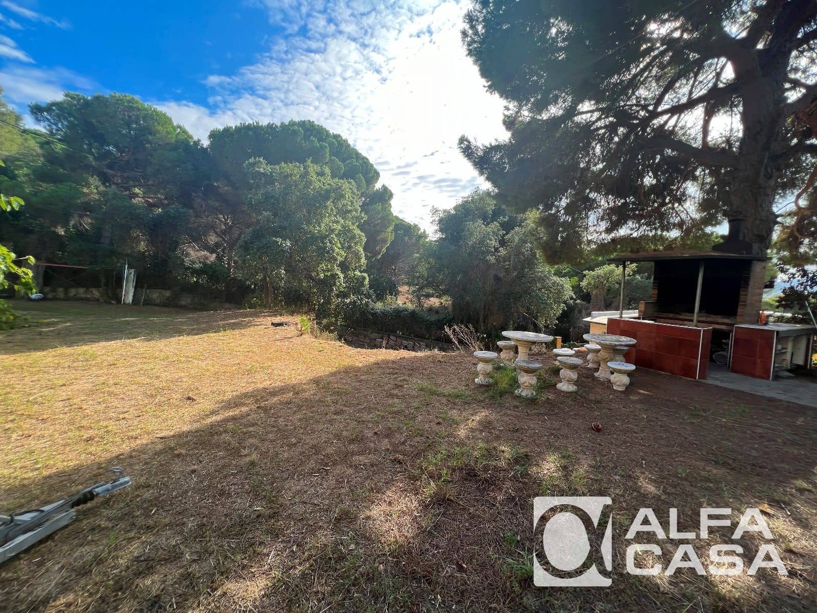 Commercial for sale in Lloret de Mar - € 1,250,000 (Ref: 9385848)