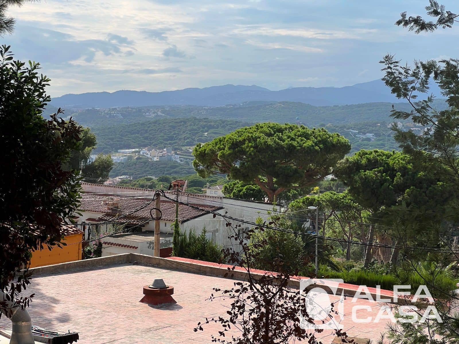 Commercial for sale in Lloret de Mar - € 1,250,000 (Ref: 9385848)