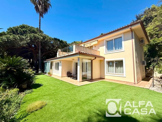 3 bedroom Villa for rent in Blanes with pool garage - € 2,700 (Ref: 9385849)