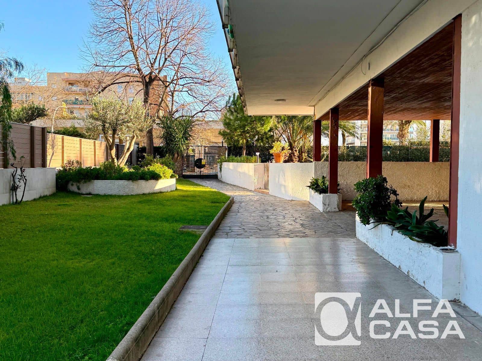 2 slaapkamer Flat te koop in Lloret de Mar met zwembad - € 180.000 (Ref: 9385853)