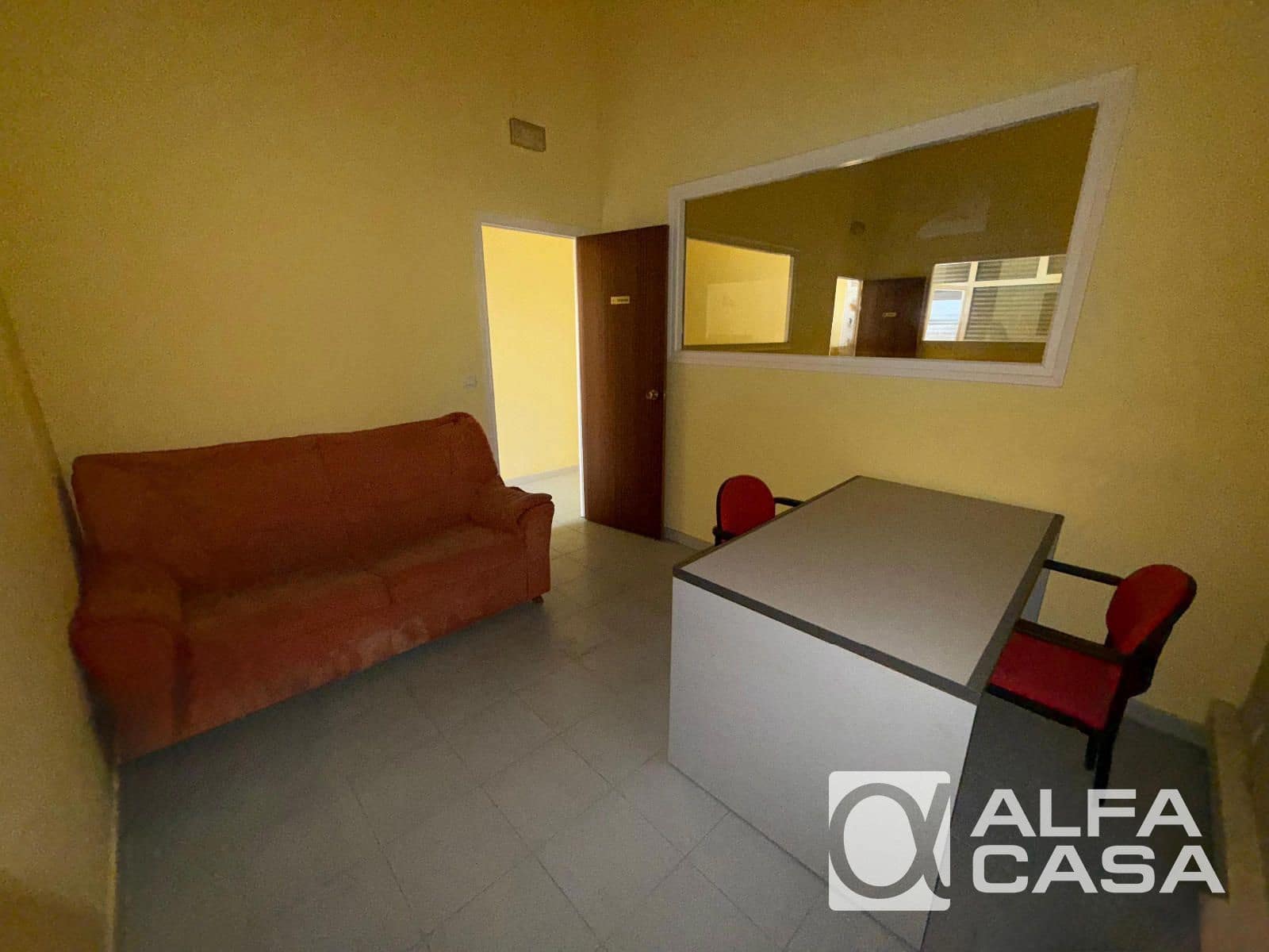 Commercial for sale in Lloret de Mar - € 120,000 (Ref: 9385854)