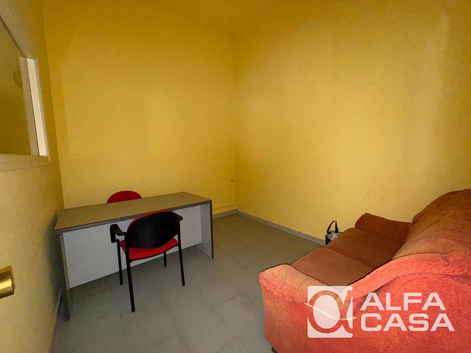 Commercial for sale in Lloret de Mar - € 120,000 (Ref: 9385854)