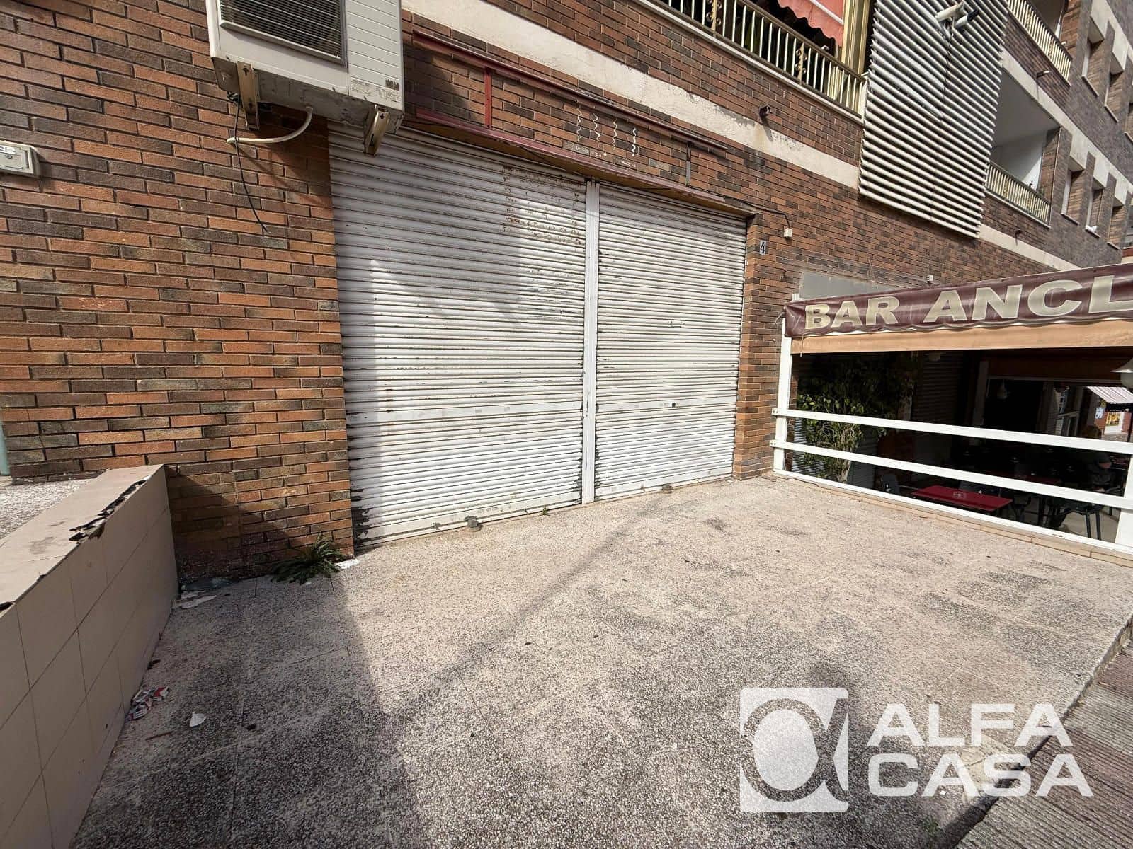 Commercial for sale in Lloret de Mar - € 120,000 (Ref: 9385854)