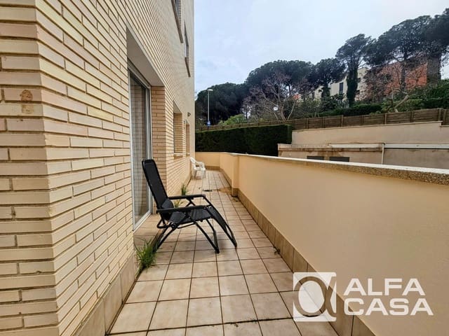 Piso de 3 habitaciones en Lloret de Mar en venta con piscina - 270.000 € (Ref: 9385856)