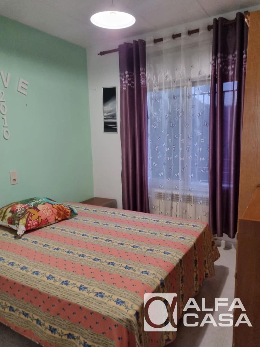 2 bedroom Villa for sale in Lloret de Mar with garage - € 128,000 (Ref: 9385857)