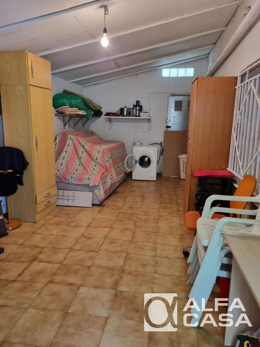 2 bedroom Villa for sale in Lloret de Mar with garage - € 128,000 (Ref: 9385857)