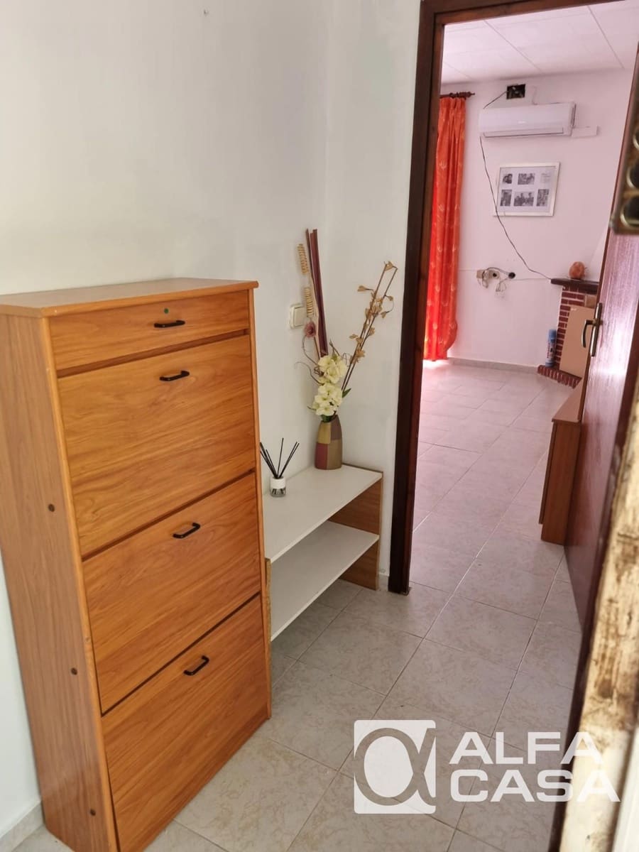 2 bedroom Villa for sale in Lloret de Mar with garage - € 128,000 (Ref: 9385857)