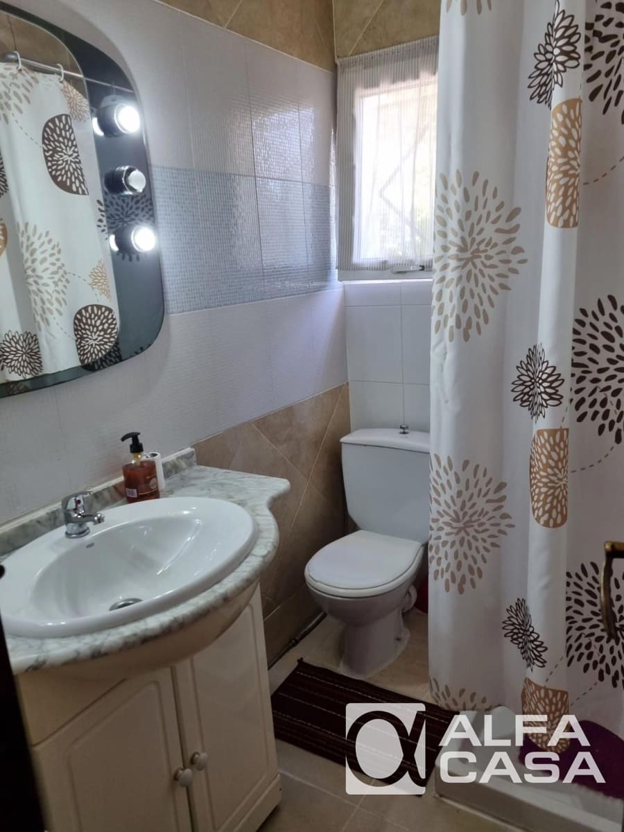 2 bedroom Villa for sale in Lloret de Mar with garage - € 128,000 (Ref: 9385857)