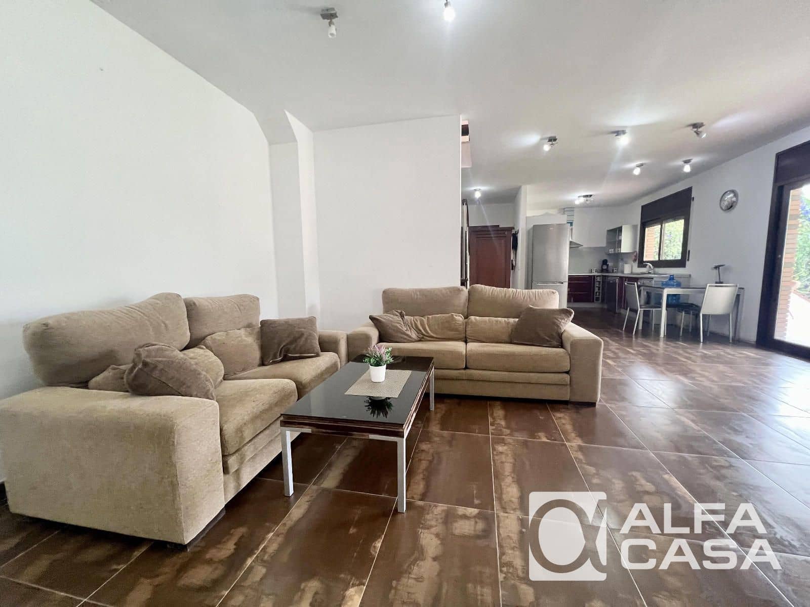 4 bedroom Villa for sale in Lloret de Mar with pool garage - € 440,000 (Ref: 9385864)