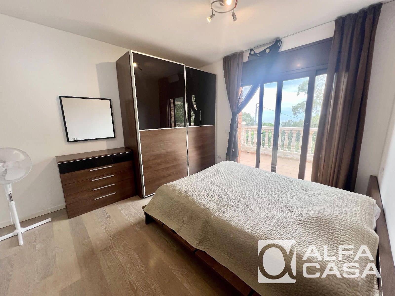 4 bedroom Villa for sale in Lloret de Mar with pool garage - € 440,000 (Ref: 9385864)