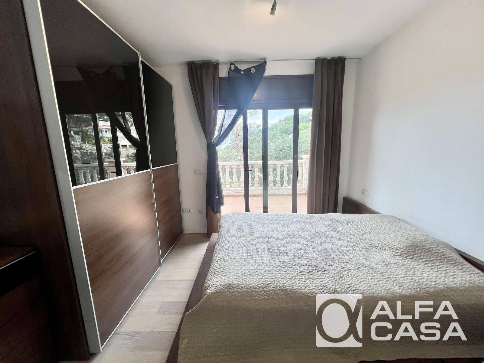 4 bedroom Villa for sale in Lloret de Mar with pool garage - € 440,000 (Ref: 9385864)