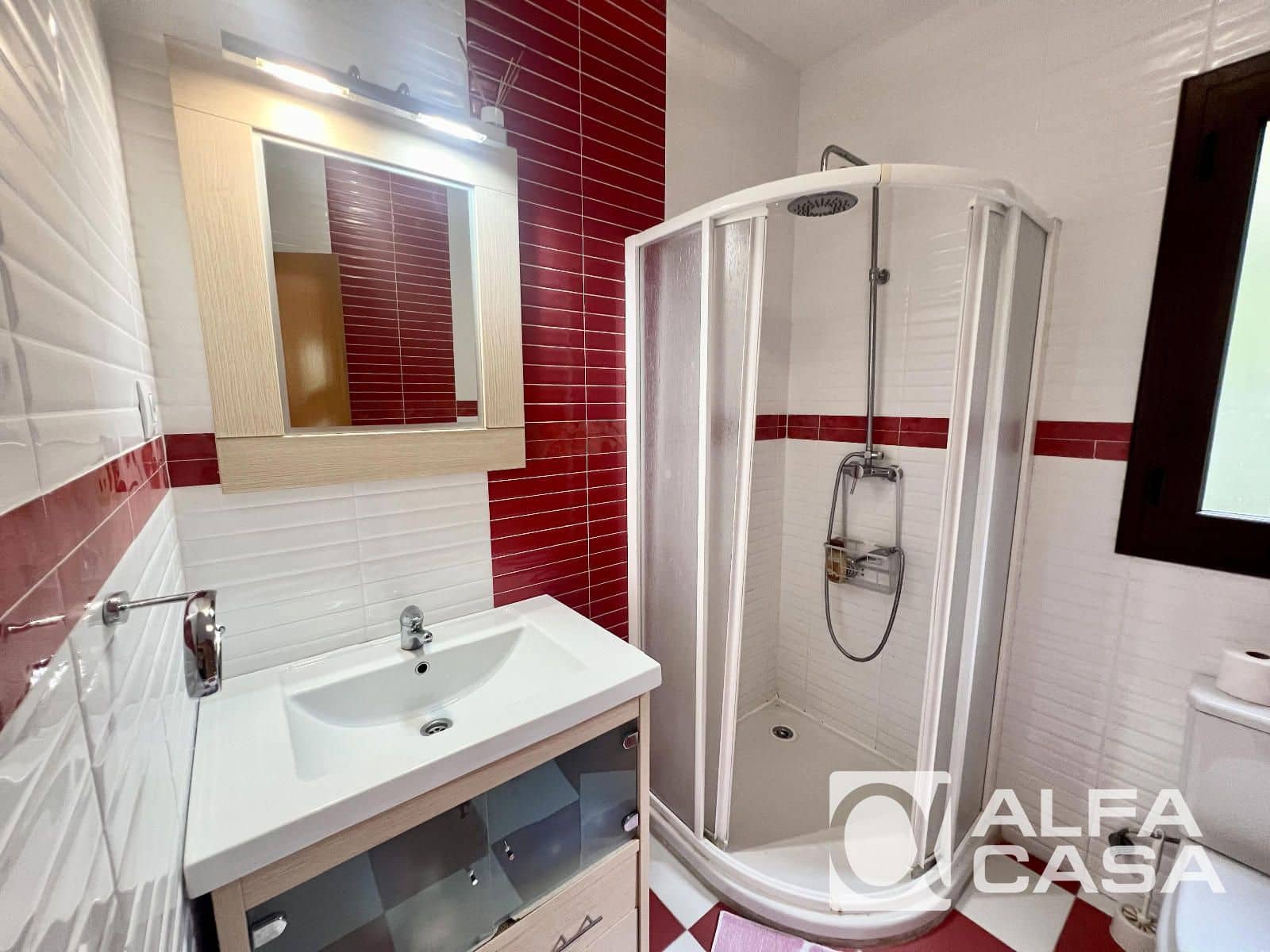 4 bedroom Villa for sale in Lloret de Mar with pool garage - € 440,000 (Ref: 9385864)