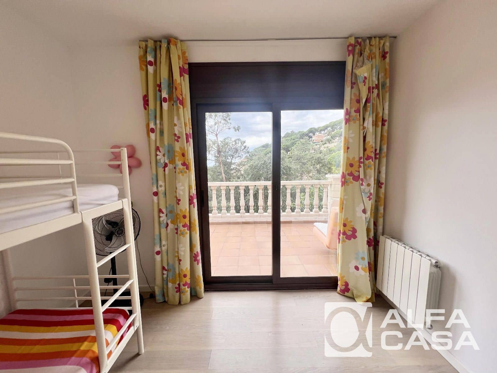 4 bedroom Villa for sale in Lloret de Mar with pool garage - € 440,000 (Ref: 9385864)