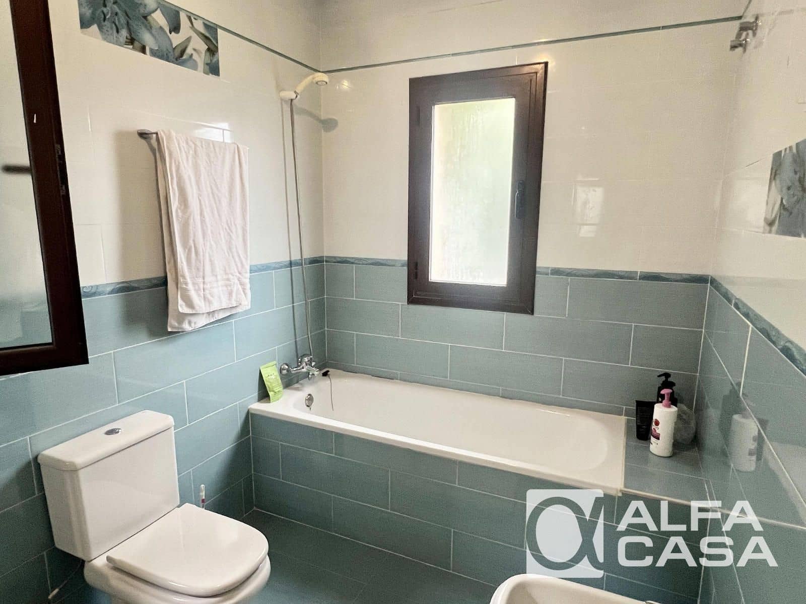 4 bedroom Villa for sale in Lloret de Mar with pool garage - € 440,000 (Ref: 9385864)